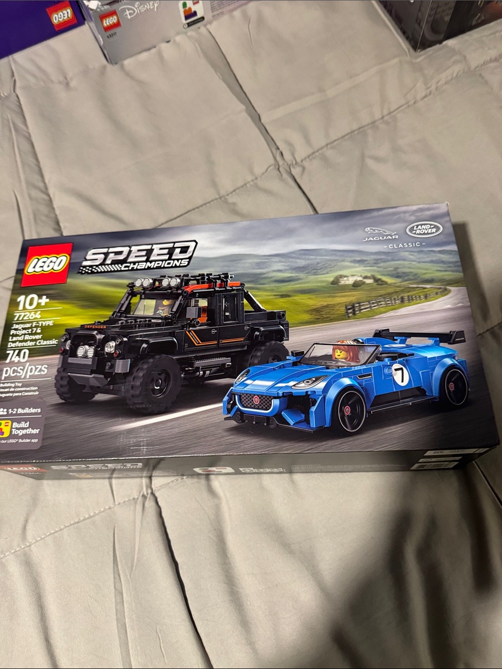 LEGO Speed Champions Blue Jaguar Race Car & Black Land Rover Defender